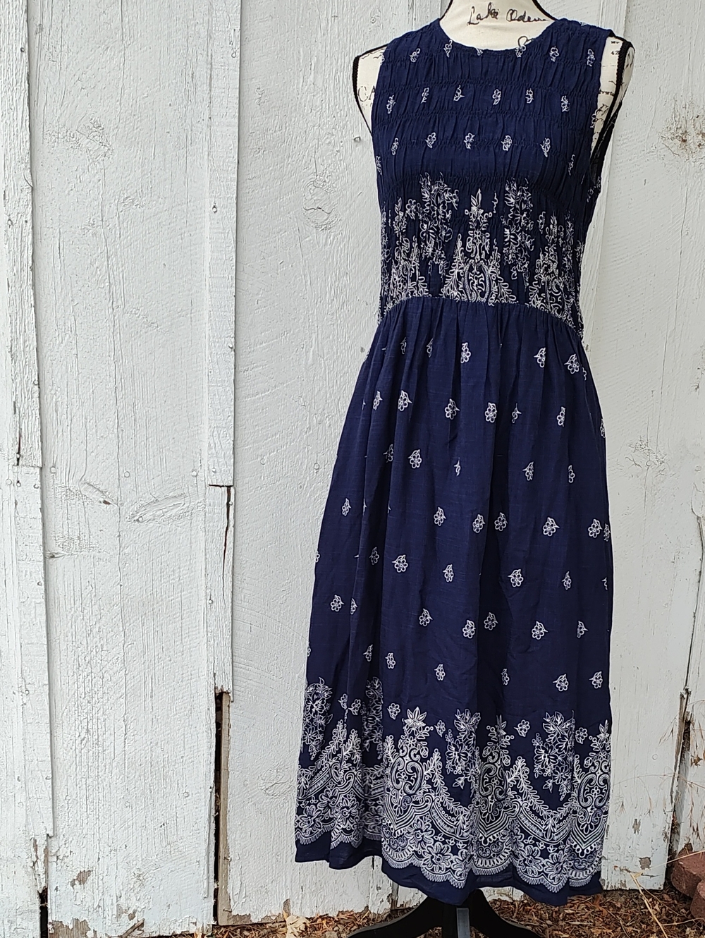 Doe & Rae Navy and White Bandana-look Smocked Sleeveless Midi Dress Size Small